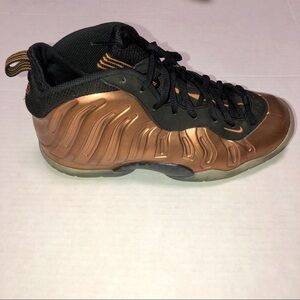 𝅺Big kid nike little posites copper sneakers 5.5Y